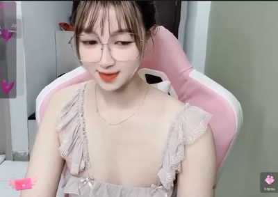 Chát sex livestream idol mạng tiktok khoe hàng